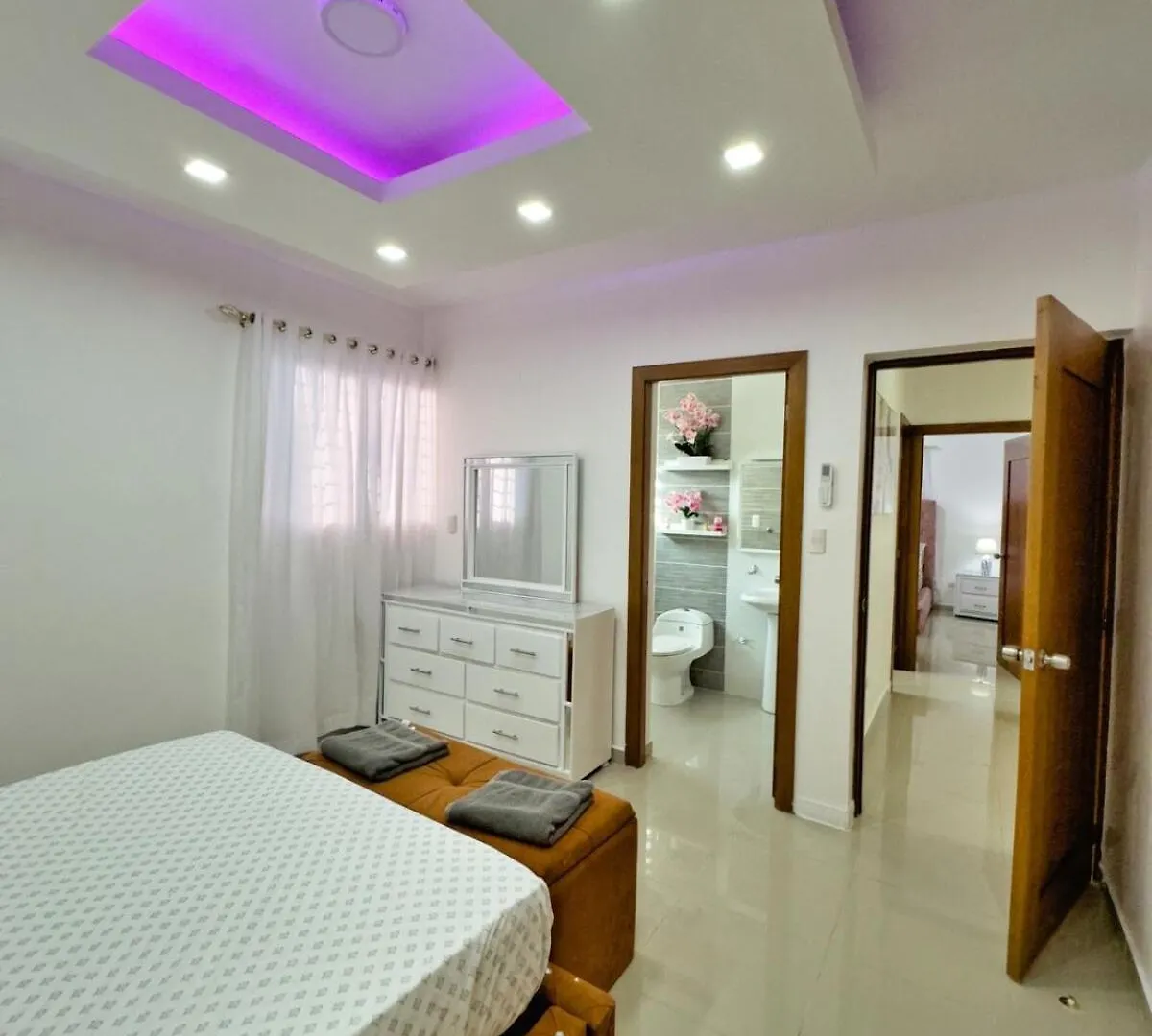 아파트 Perla Luxury 6 10 Min Away From The Airport & City 산티아고 데 로스 카바예로스