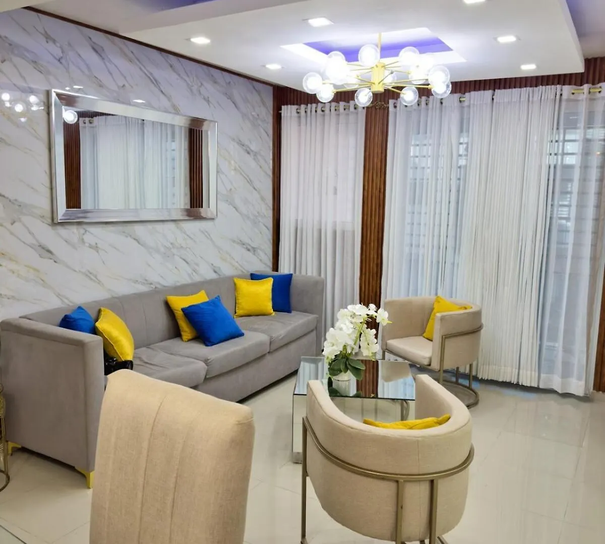 Perla Luxury 6 10 Min Away From The Airport & City 산티아고 데 로스 카바예로스
