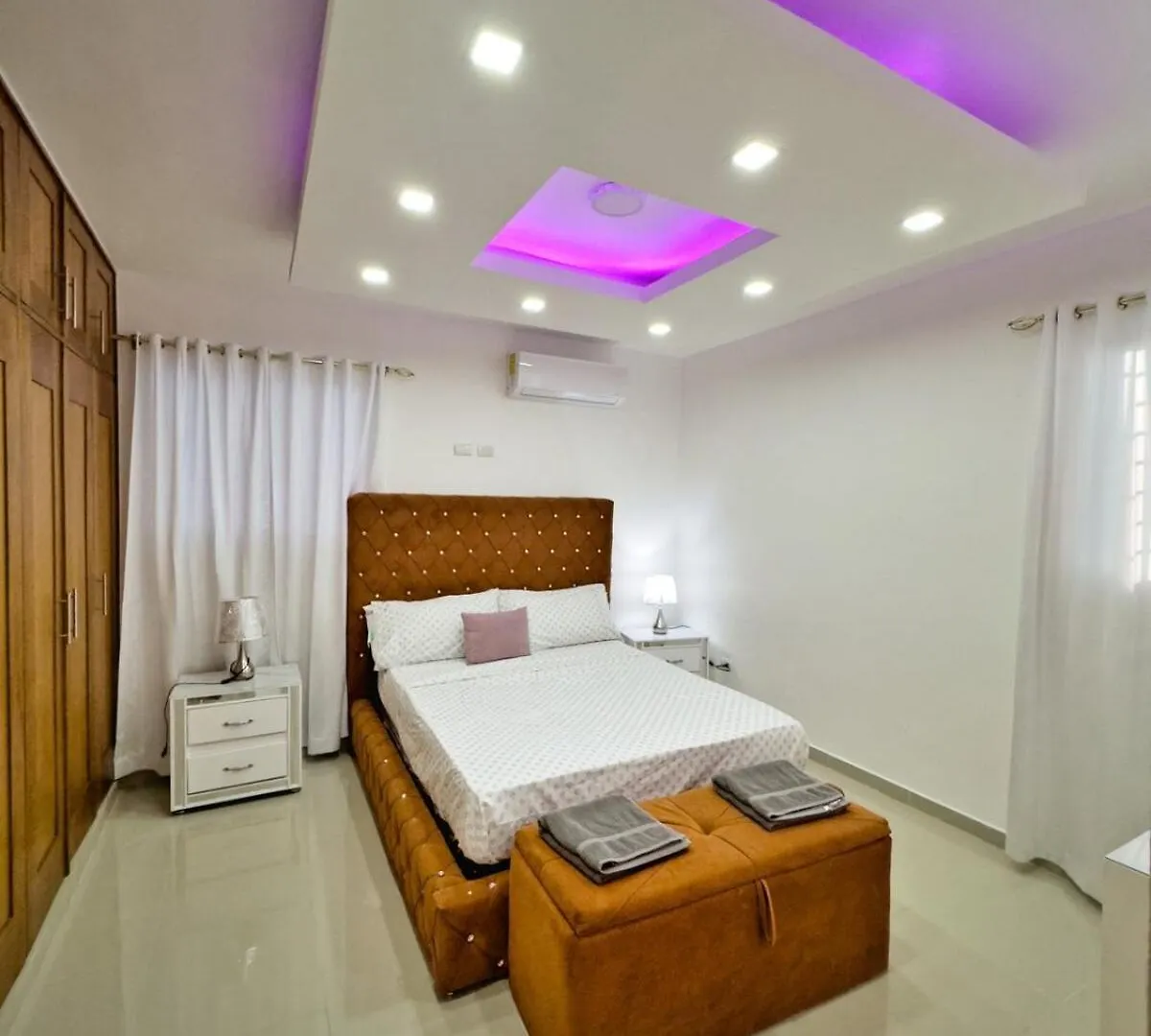 Perla Luxury 6 10 Min Away From The Airport & City 산티아고 데 로스 카바예로스 아파트