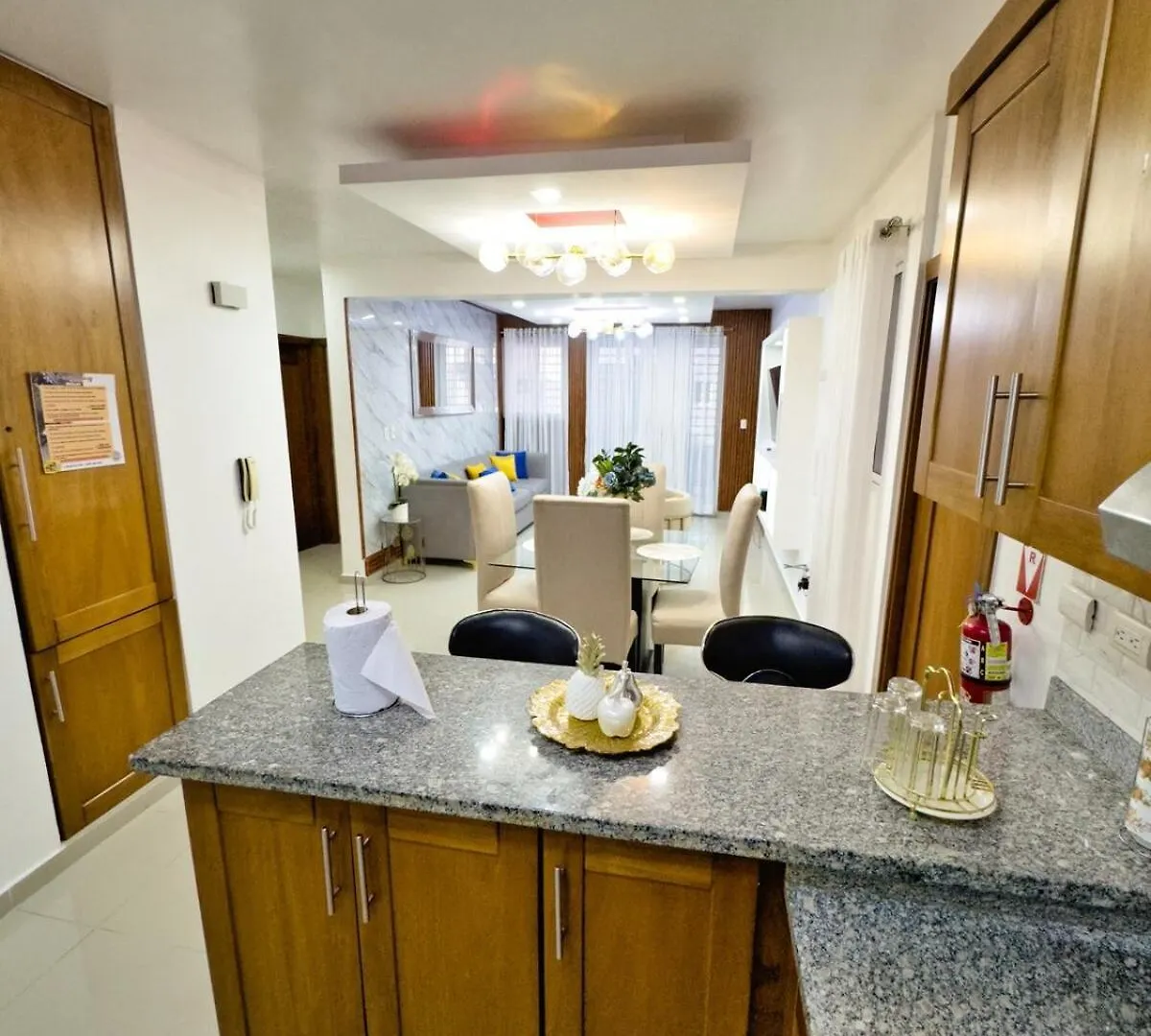 Perla Luxury 6 10 Min Away From The Airport & City 산티아고 데 로스 카바예로스 0*,